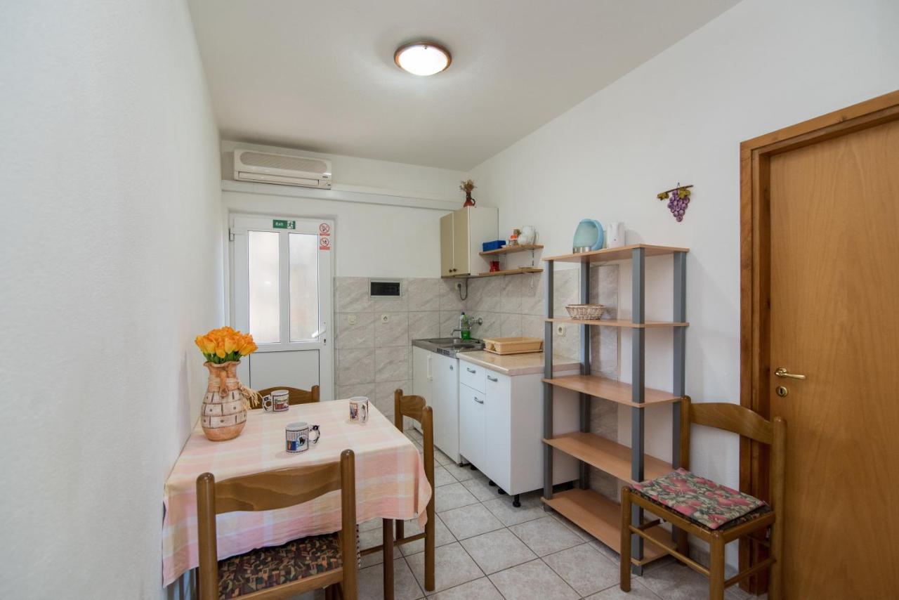 Apartments Pinija Supetar Luaran gambar