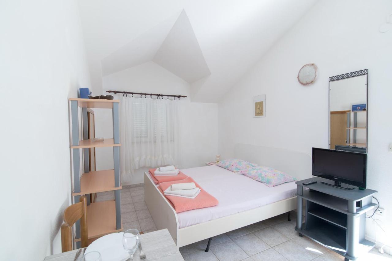Apartments Pinija Supetar Luaran gambar
