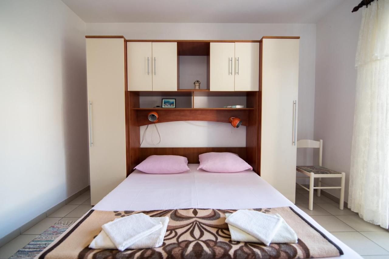 Apartments Pinija Supetar Luaran gambar